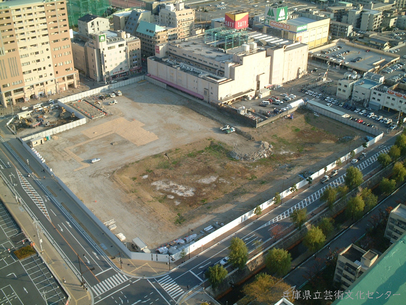 「みんなの広場」建設開始!