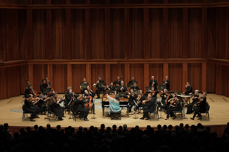 内田光子（ピアノ・指揮）with マーラー・チェンバー・オーケストラ